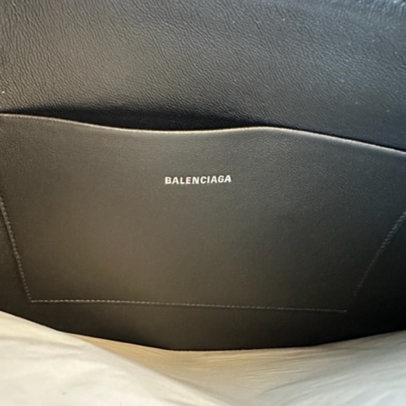 Brand New Balenciaga Zip Medium Pouch - Picture 4 of 4